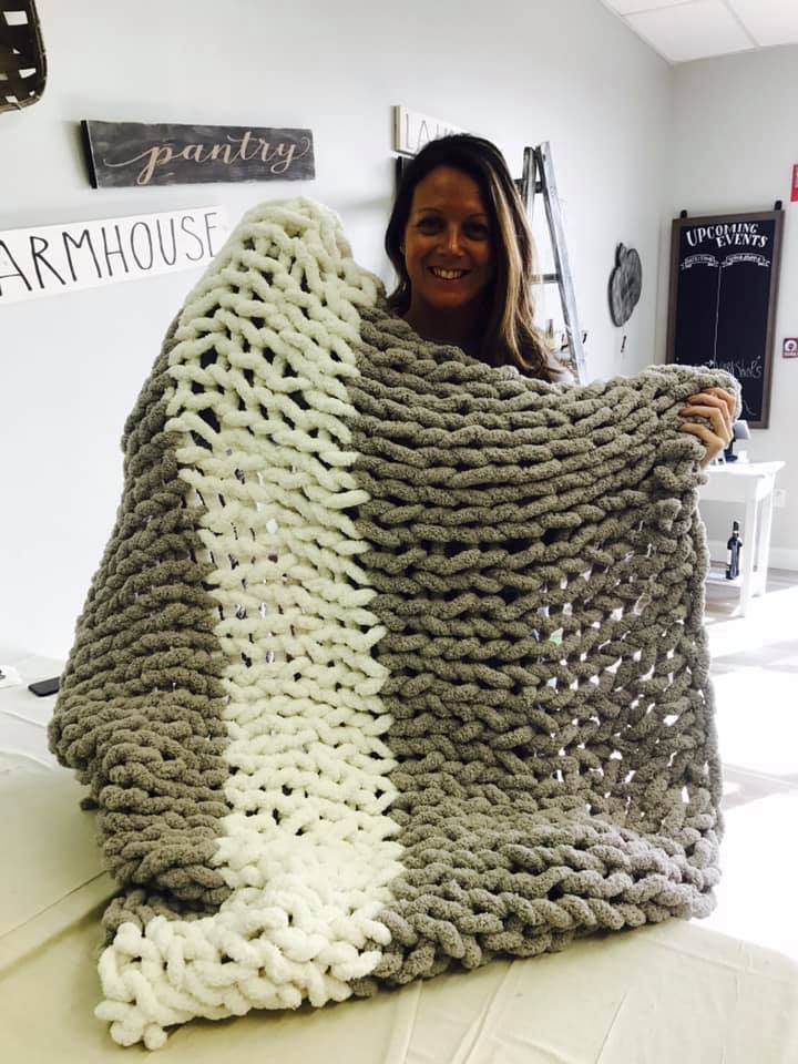 10/07/2020 (6:30pm) Cozy Knit Throw Blanket Workshop ($95)